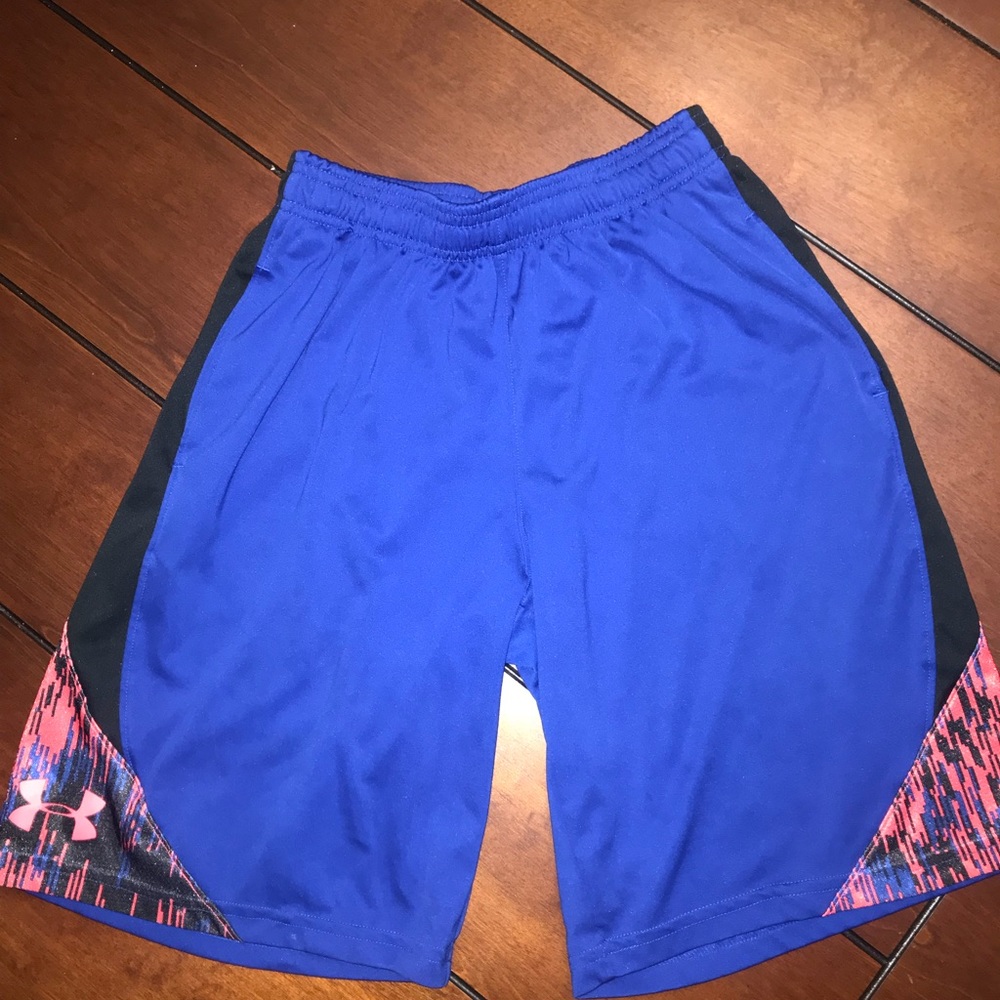 Youth Medium Under Armour shorts